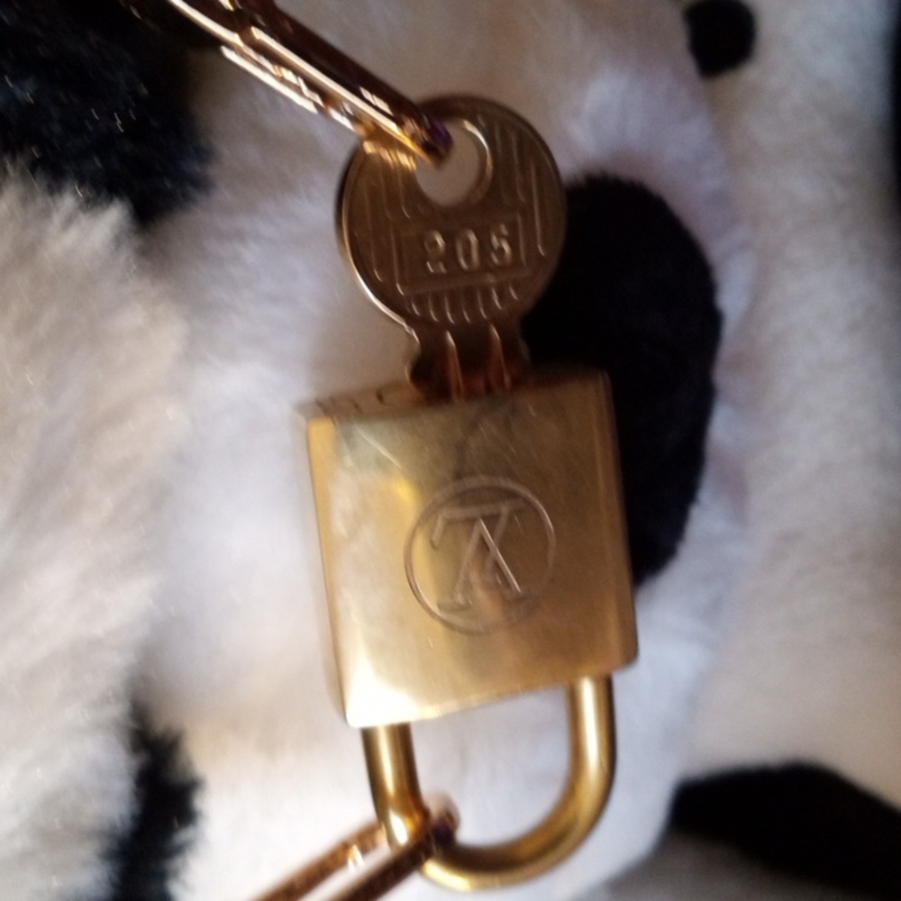 Lv Lock And Key Necklace With Unbranded Chain. Lock And Key # 205 View 5